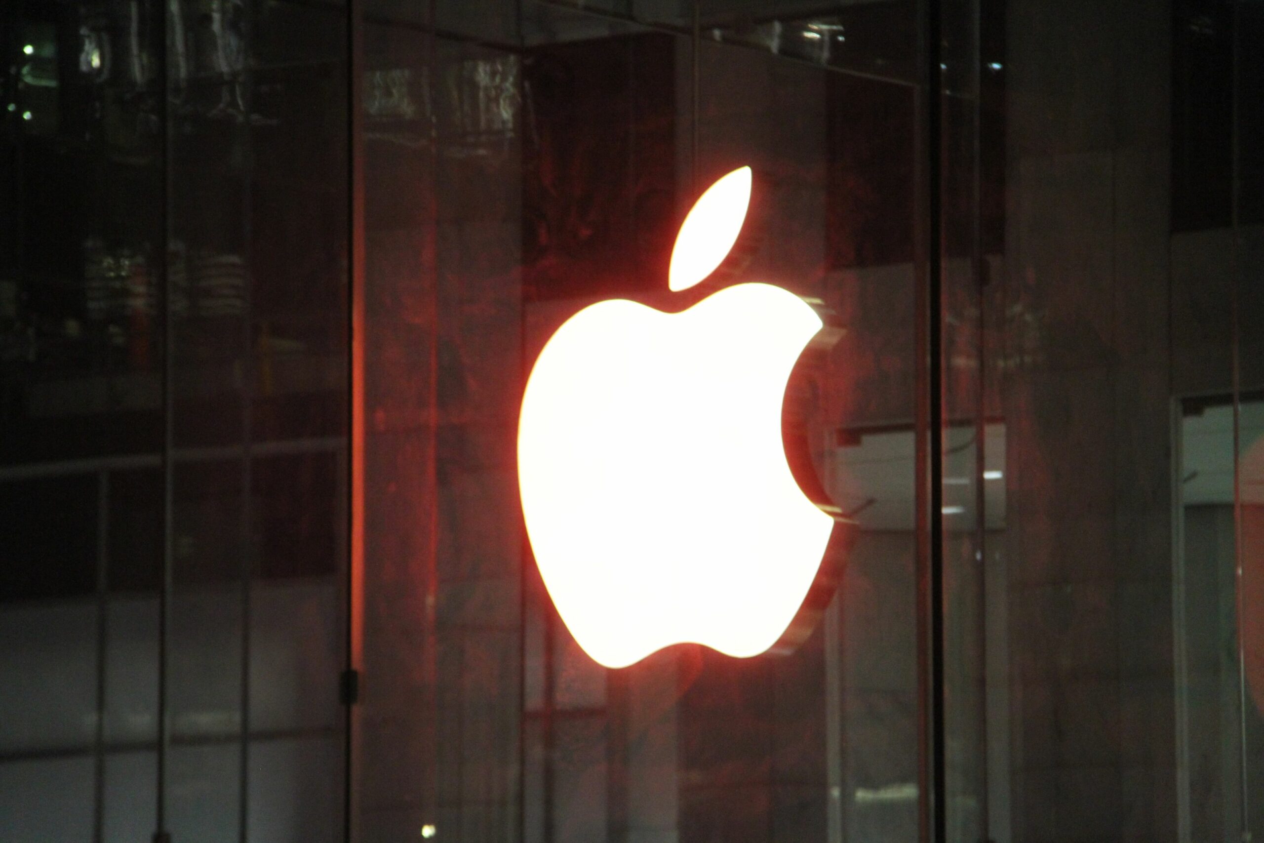 Vine concurența! Apple lansează propria mașină. A bătut palma cu un brand auto, iar prototipul arată WOW Vine concurența! Apple lansează propria mașină. A bătut palma cu un brand auto, iar prototipul arată WOW