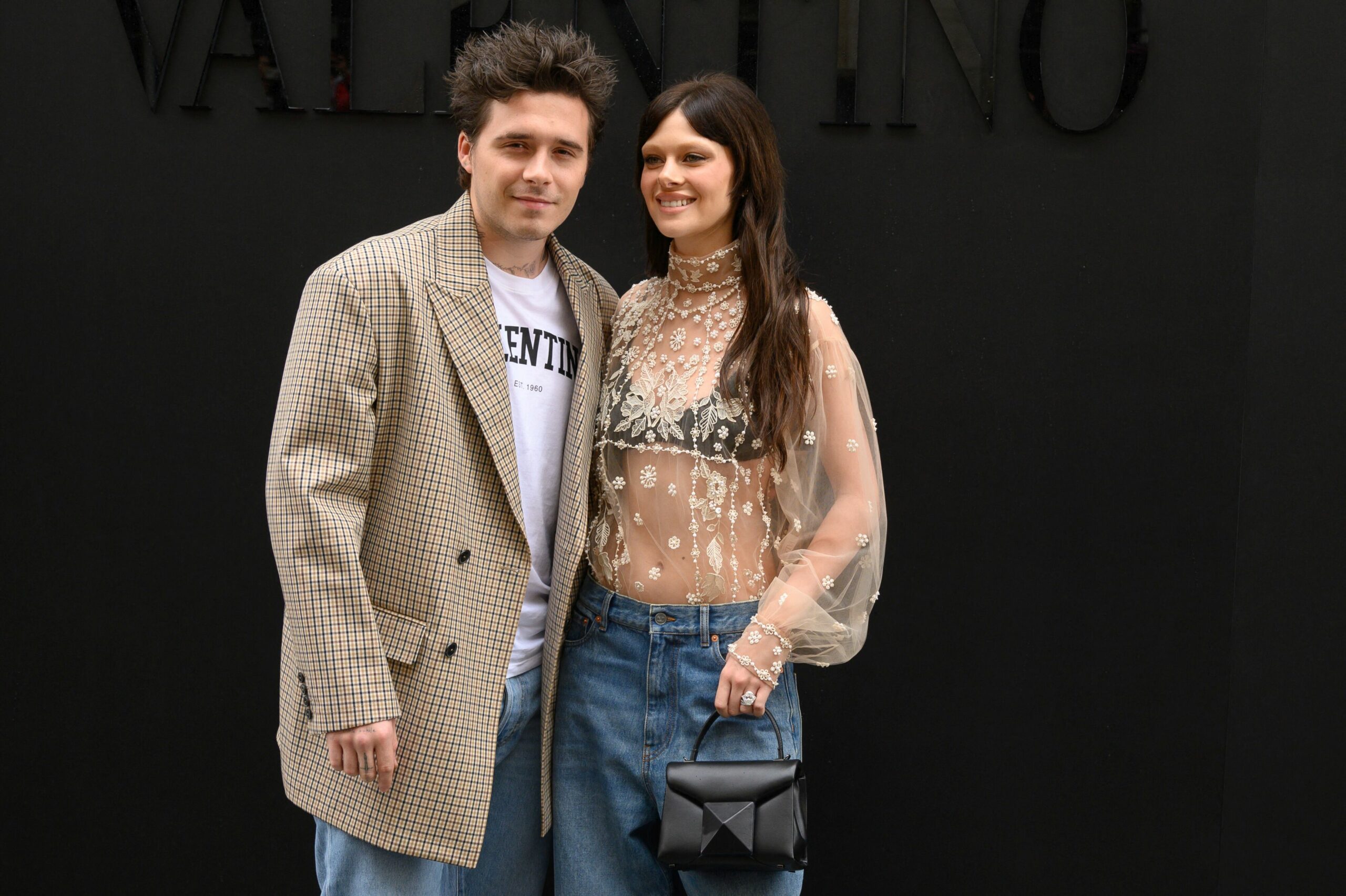 Planuri de familie. Nicola Peltz și Brooklyn Beckham își doresc să aibă 10 copii cât mai curând Planuri de familie. Nicola Peltz și Brooklyn Beckham își doresc să aibă 10 copii cât mai curând