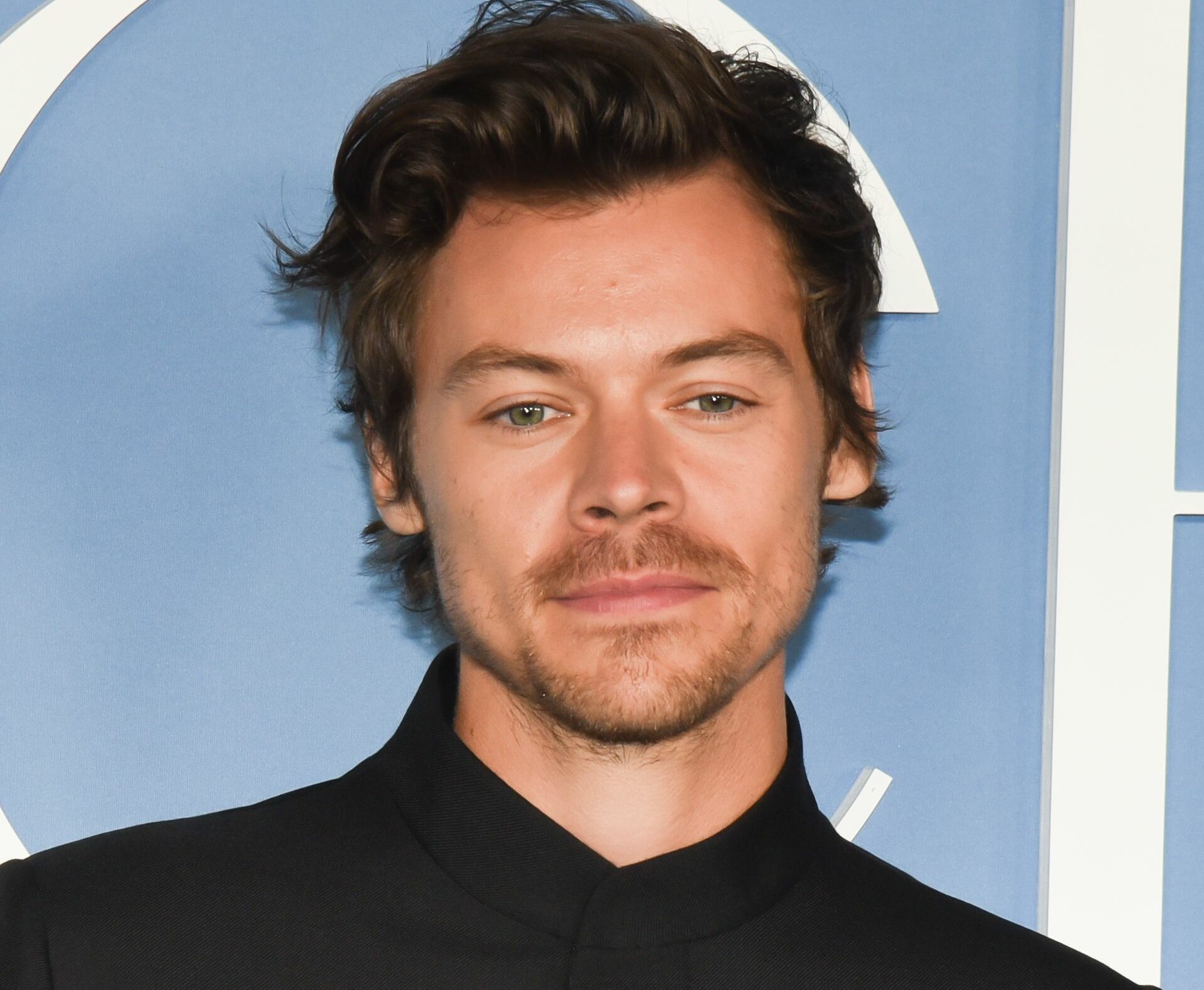 Harry Styles, cel mai bogat artist londonez. Fostul membru One Direction are o avere colosală Harry Styles, cel mai bogat artist londonez. Fostul membru One Direction are o avere colosală