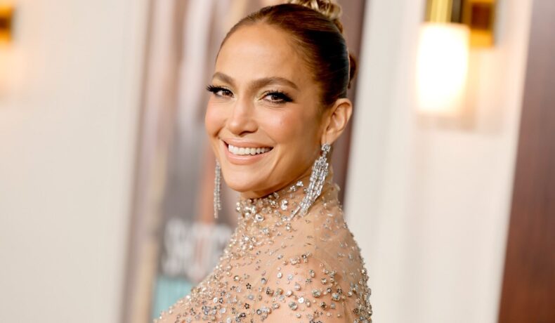 Jennifer Lopez continuă să se bucure de o vară minunată și așteaptă cu nerăbdare ce va urma. Vedeta și soțul ei, Ben Affleck, nu s-au mai văzut de câteva săptămâni